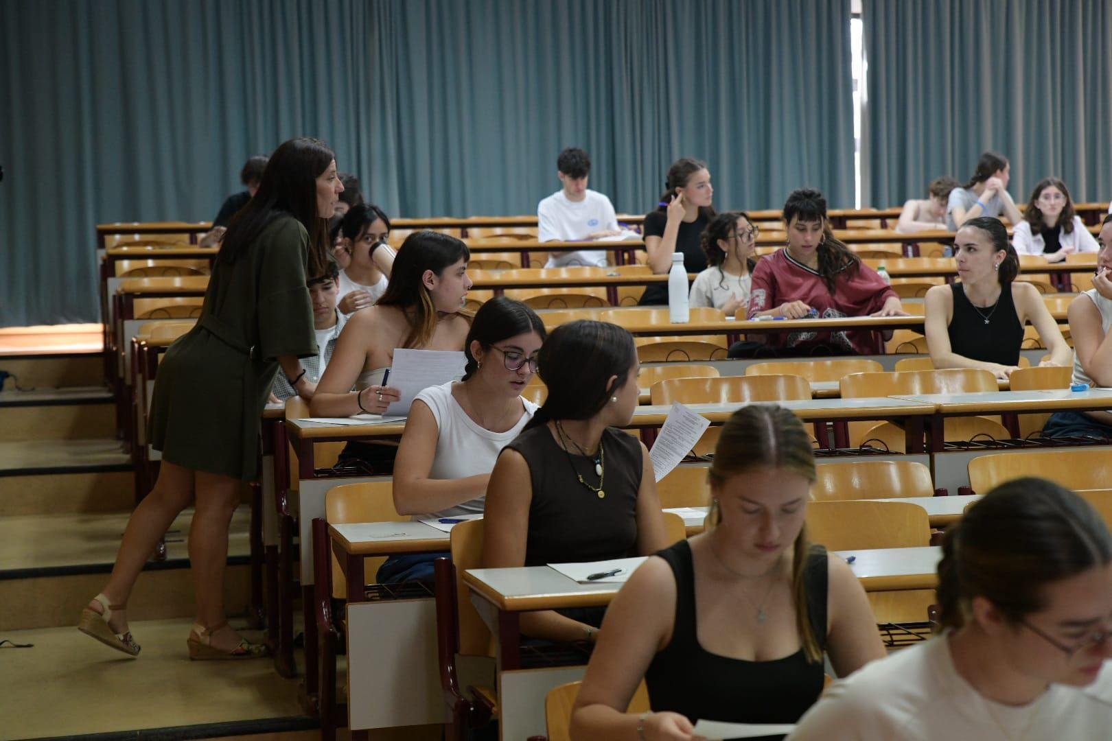 Más de 8.200 jóvenes alicantinos deciden a partir de hoy su futuro en la PAU