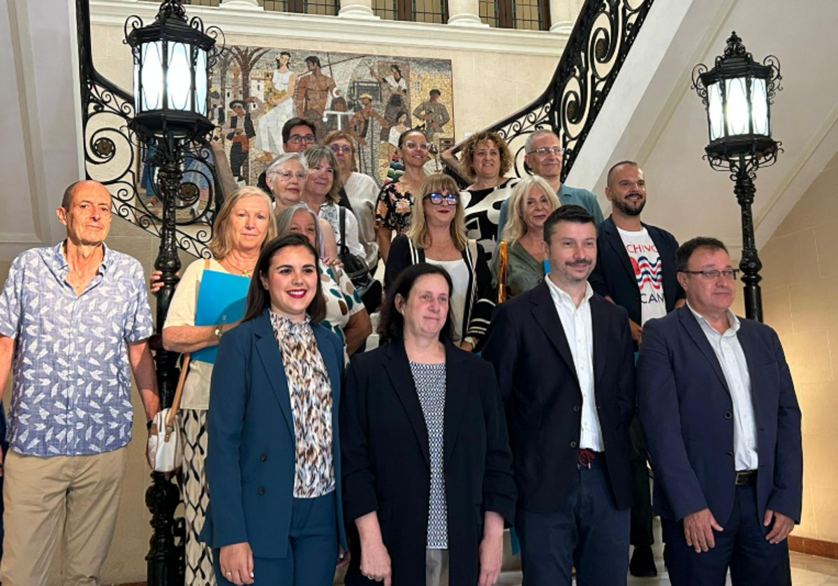 Signing of the agreement between the Alicante archives.
