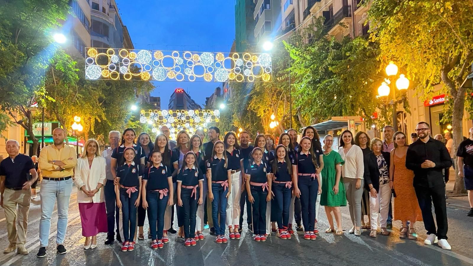 Alicante ya brilla &#039;a la llum de les Fogueres&#039;