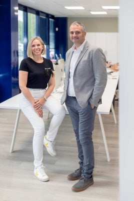 Mireia y Vicent Server, dueños de la compañía alicantina.