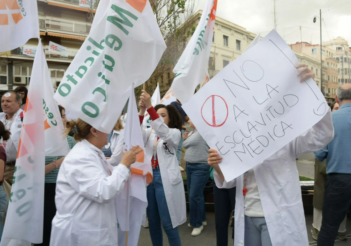 Doctors' protest at Plaza de la Montañeta in Alicante in an archive image.