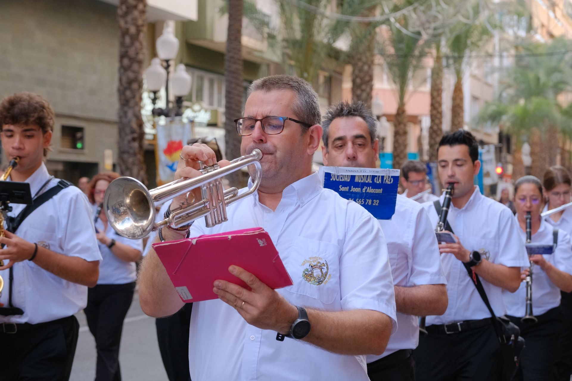 Así ha sido el Desfile del Pregón de las Hogueras de Alicante 2025