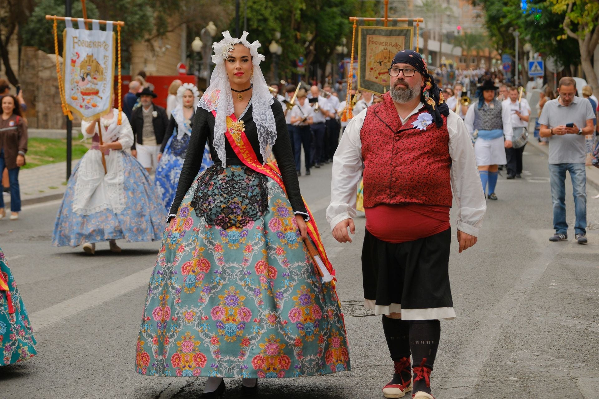 Así ha sido el Desfile del Pregón de las Hogueras de Alicante 2025