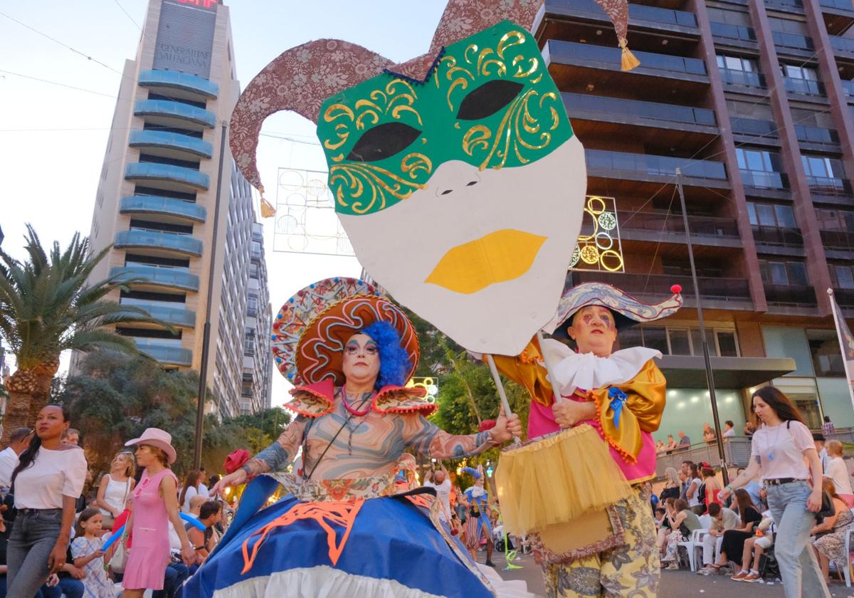 Desfile del Ninot de las Hogueras 2025.