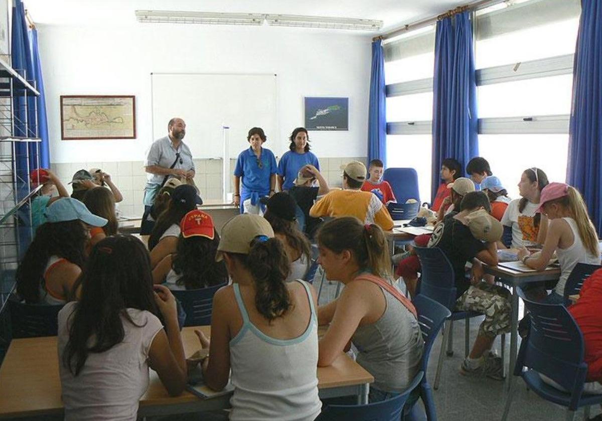 Alicante Reactivates Tabarca Environmental Education Centre to Boost Group Accommodation