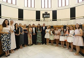 Recepción de las belleas del foc en la Diputación.