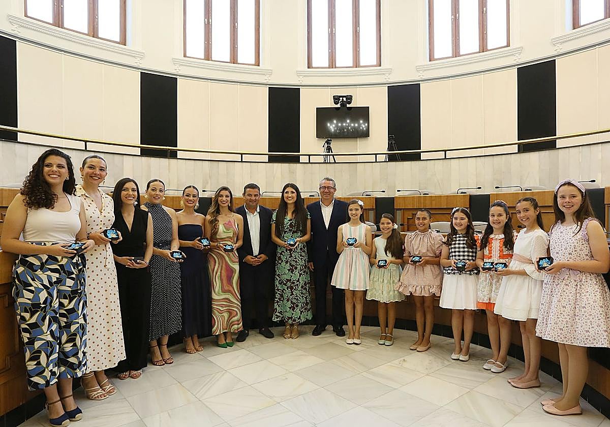 Recepción de las belleas del foc en la Diputación.