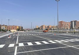 Nuevo parking provisional en la estación de tren.
