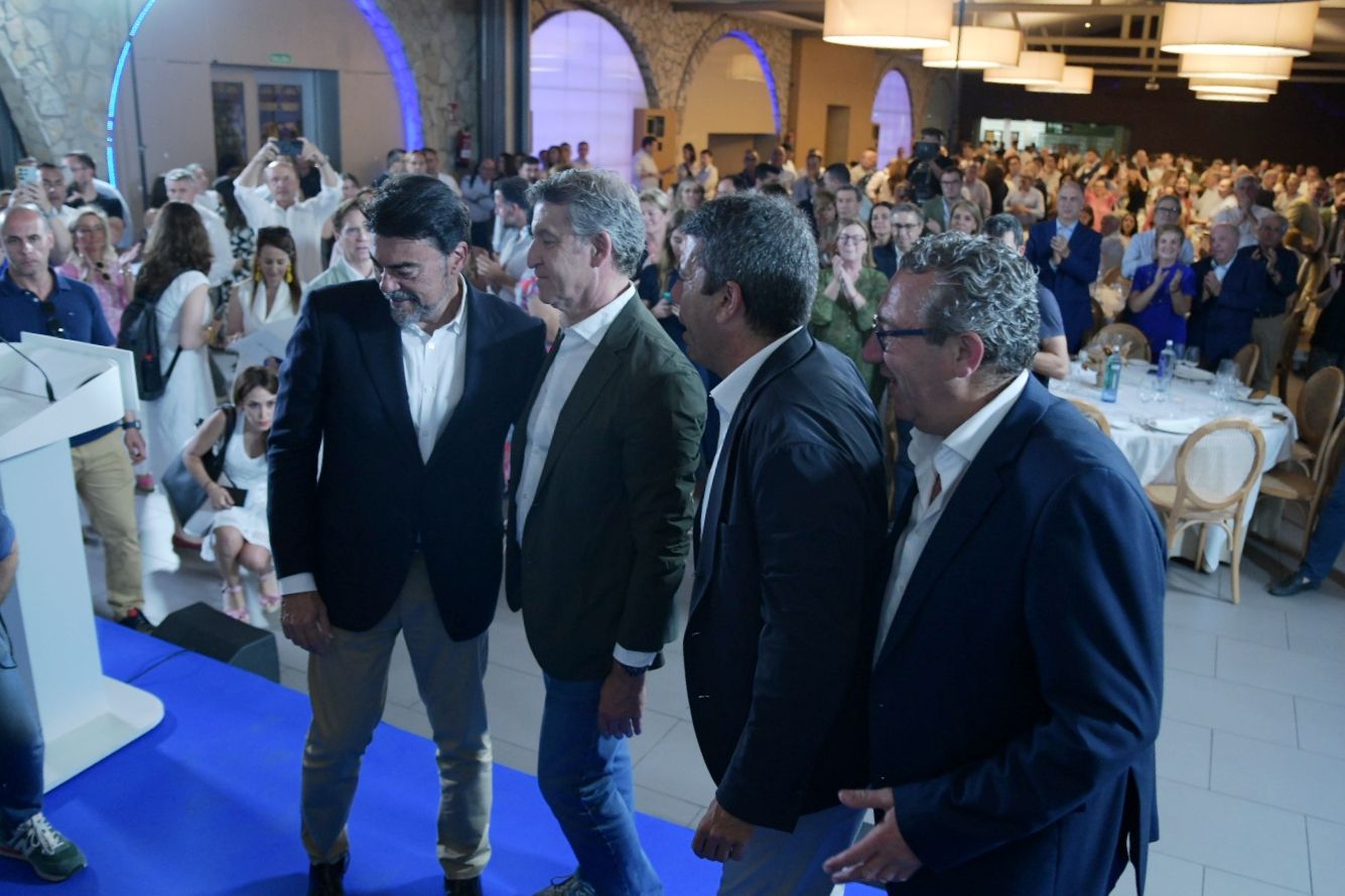 Multitudinario acto con Feijóo y Mazón en Alicante