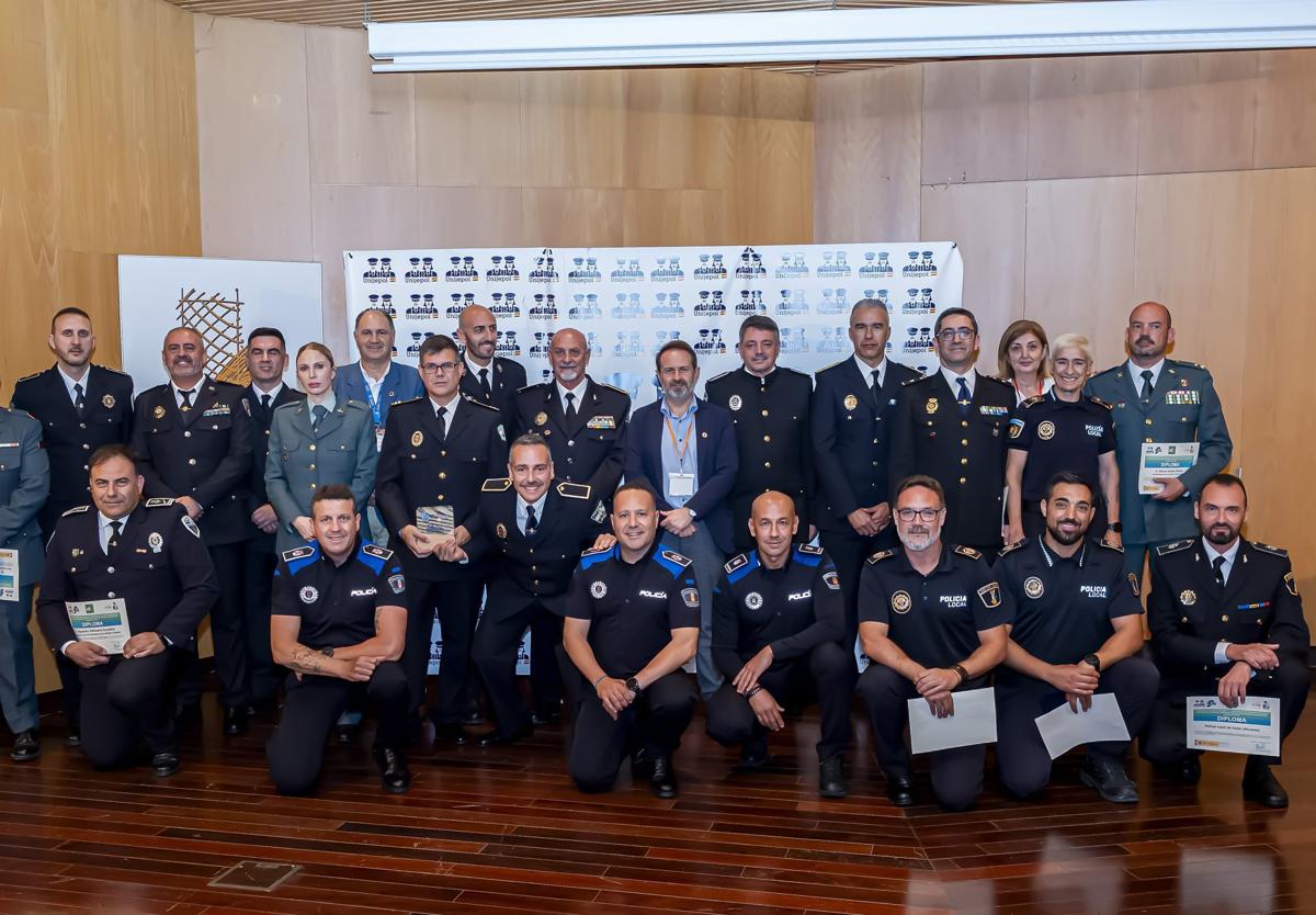 Mutxamel Local Police Officer María Ángeles Hernández Recognised for Her Commitment to Animal Protection