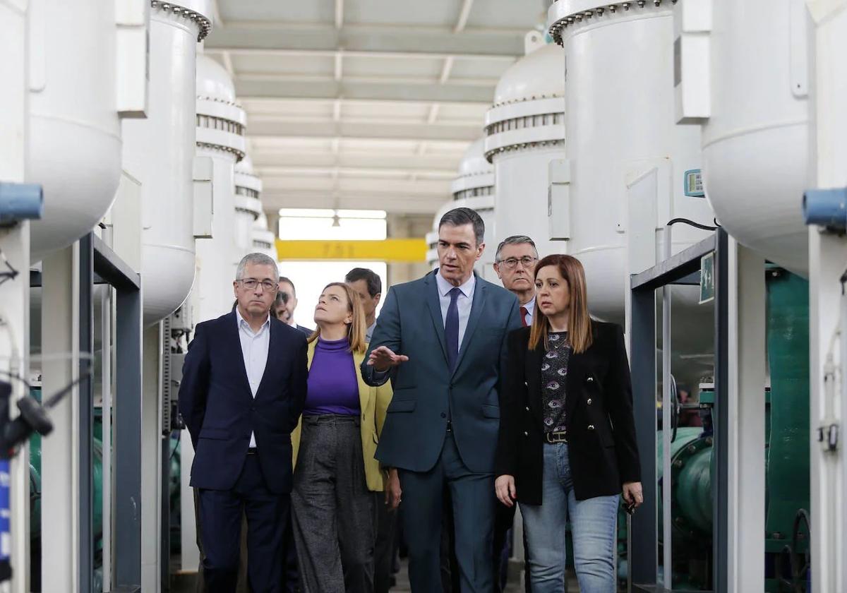 El campo alicantino estalla contra el Gobierno de Sánchez por la ubicación de la planta solar para la desaladora de Torrevieja