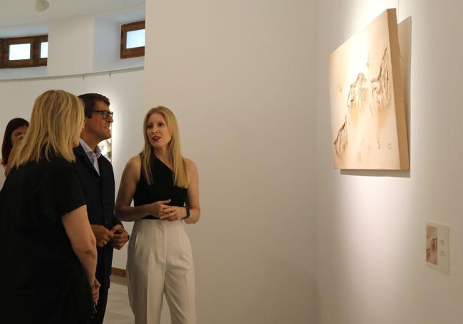 Mariam Cremades inaugura 'Génesis' en la Diputación.