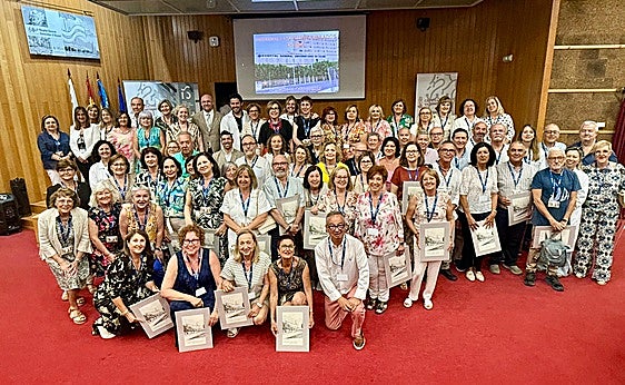 Imagen del acto de homenaje celebrado este jueves en el salón de actos del Hospital General de Alicante.