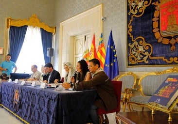 La revista 'Festa de Fogueres' abre «la puerta y la ventana» a los días grandes de junio