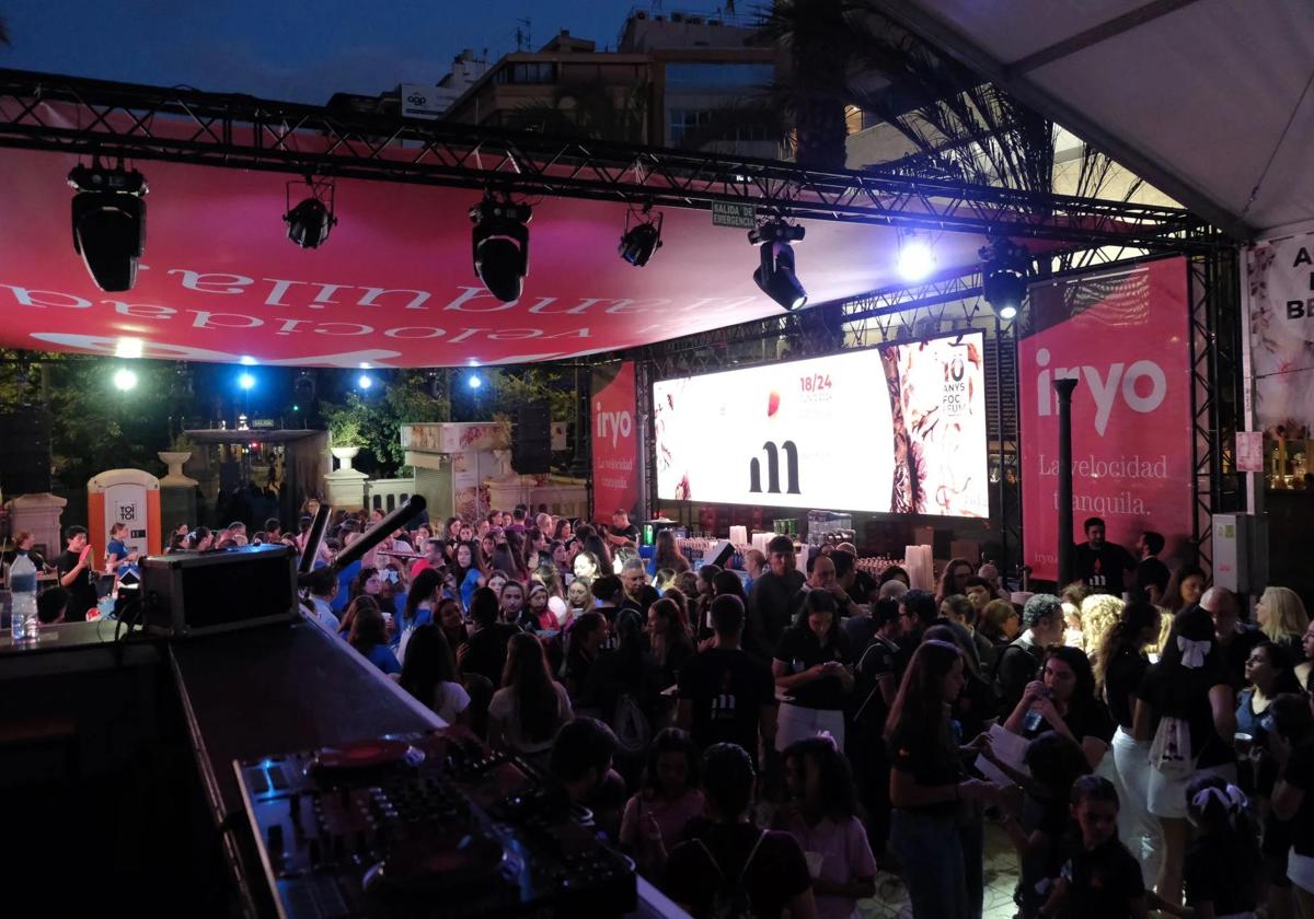 Imagen principal - Restricciones a la música del Mercadito de Fogueres durante las jornadas de ofrenda