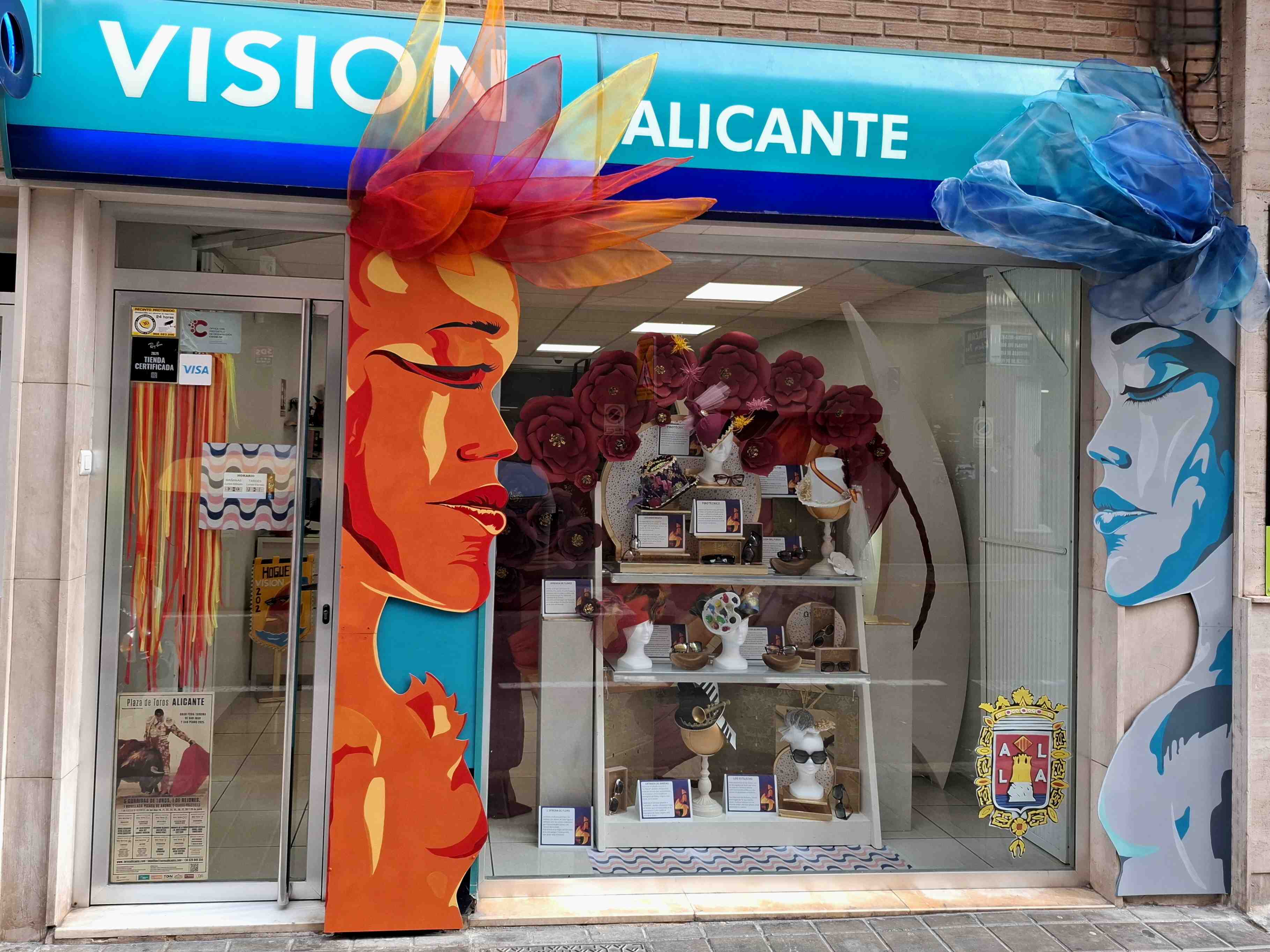 Estos son los comercios de Alicante finalistas en el concurso de Hogueras
