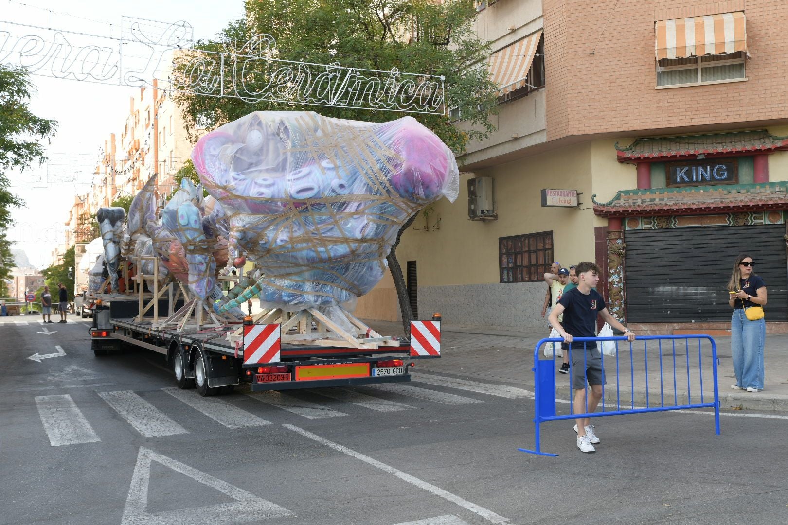 Las Hogueras toman ya las calles de Alicante