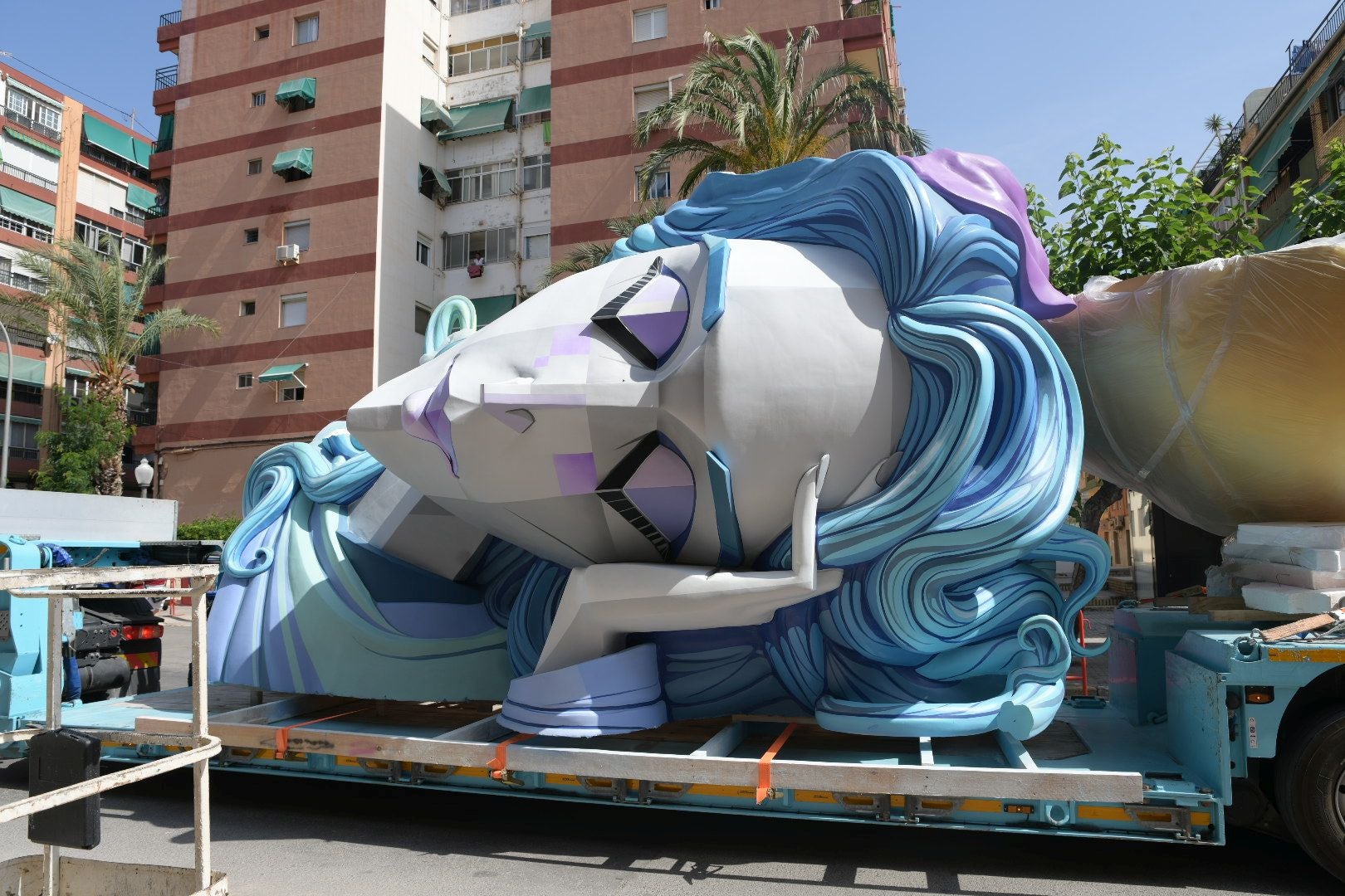 Las Hogueras toman ya las calles de Alicante