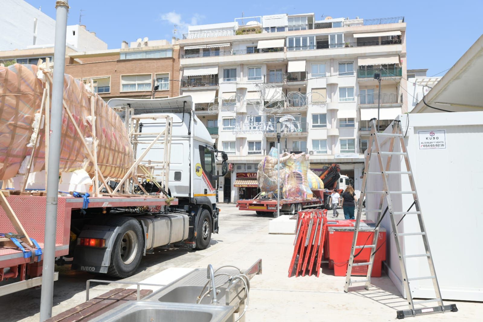 Las Hogueras toman ya las calles de Alicante