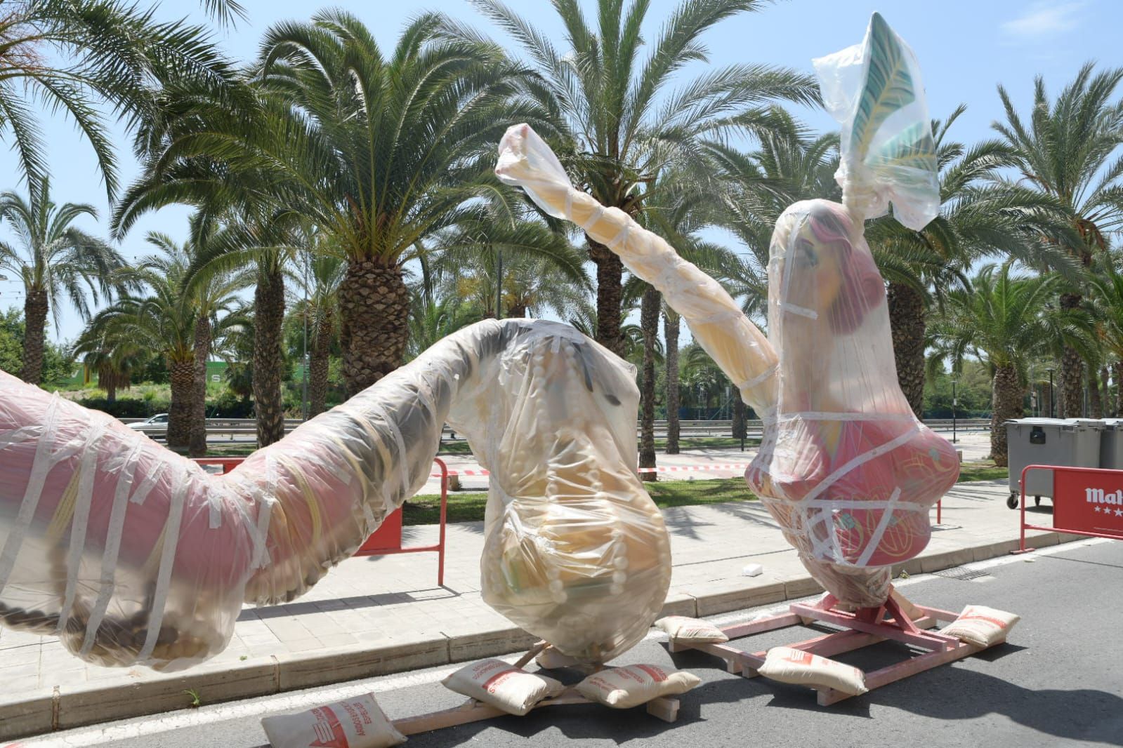 Las Hogueras toman ya las calles de Alicante