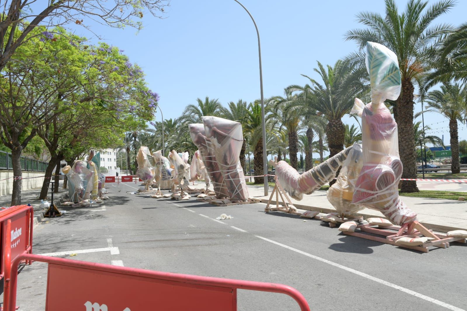 Las Hogueras toman ya las calles de Alicante