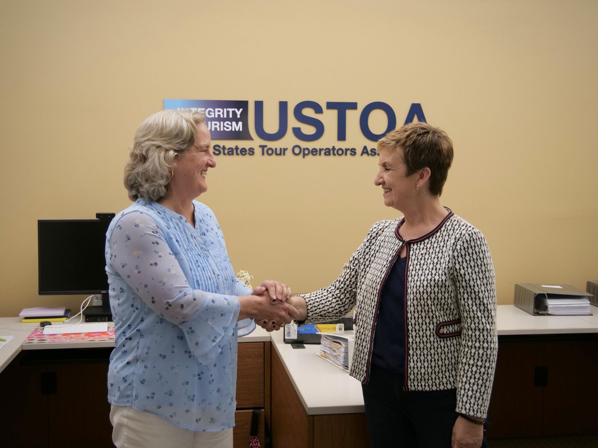 Meeting of the regional minister with the U.S. tour operator.