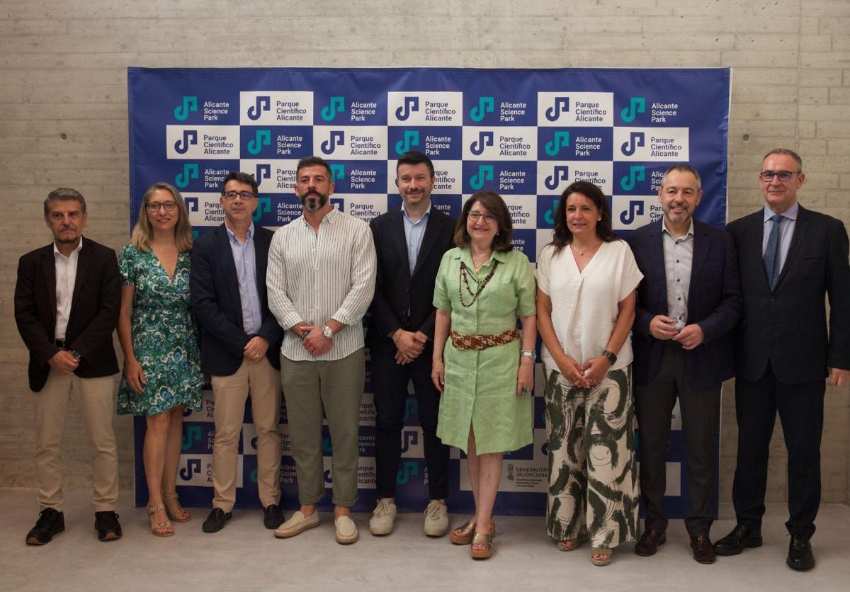 Representantes del parque, cargos públicos y empresariales.