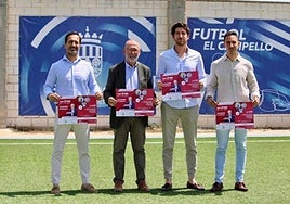El alcalde de El Campello, Juanjo Berenguer (2i), con los organizadores del campus.