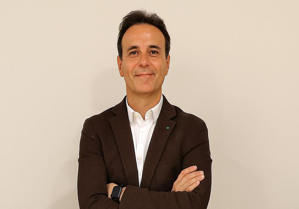 El doctor Antonio Arroyo es catedrático del Departamento de Patología y Cirugía de la UMH.