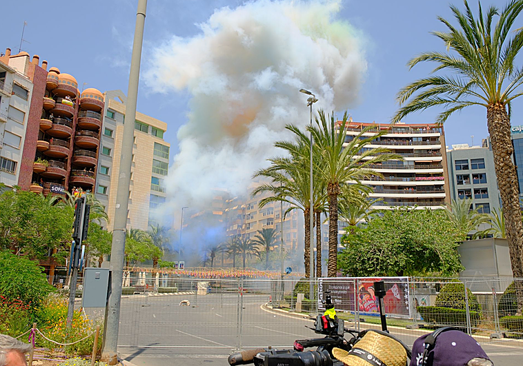 Mascletà de Crespo en Luceros.