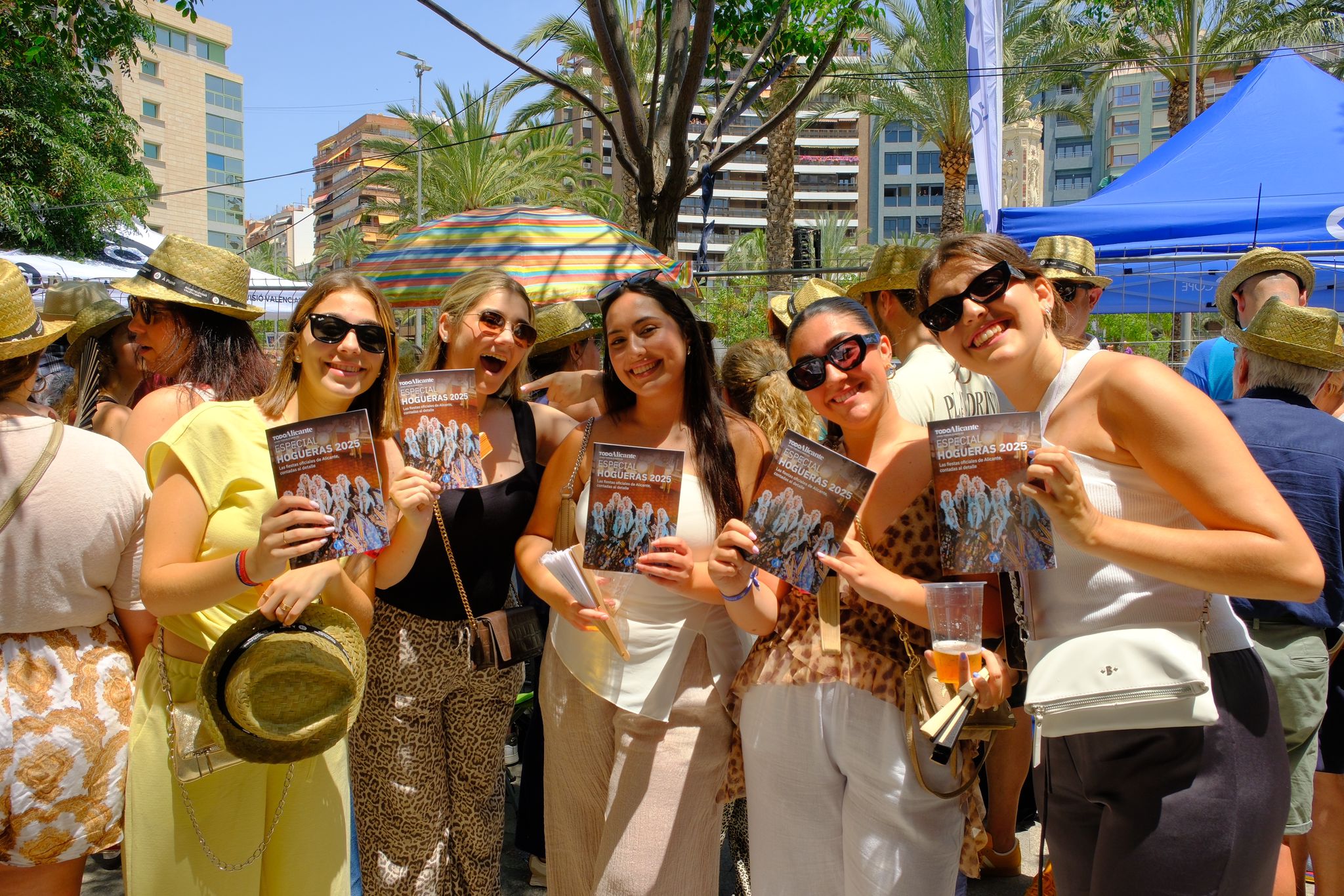 Los alicantinos se hacen con la revista de Hogueras de TodoAlicante