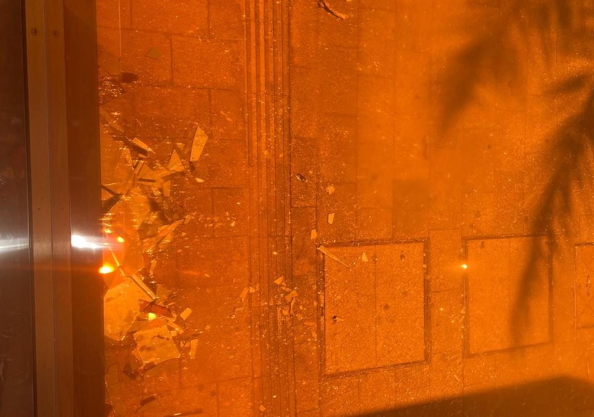 Windows cracked by the roar of the mascletà.