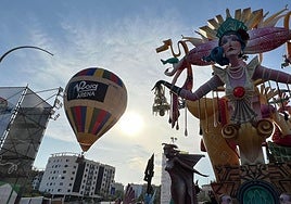 La hoguera Baver-Els Antigons a vista de pájaro desde el globo aerostático del Roig Arena