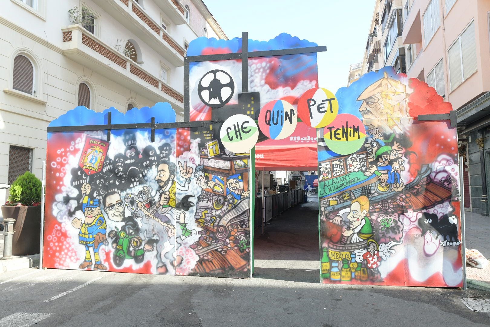 Todas las barracas que han optado a la portalada más alicantina de TodoAlicante