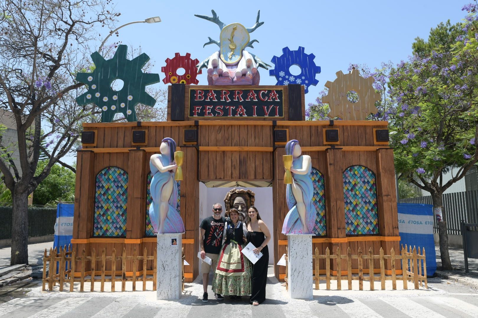 Todas las barracas que han optado a la portalada más alicantina de TodoAlicante