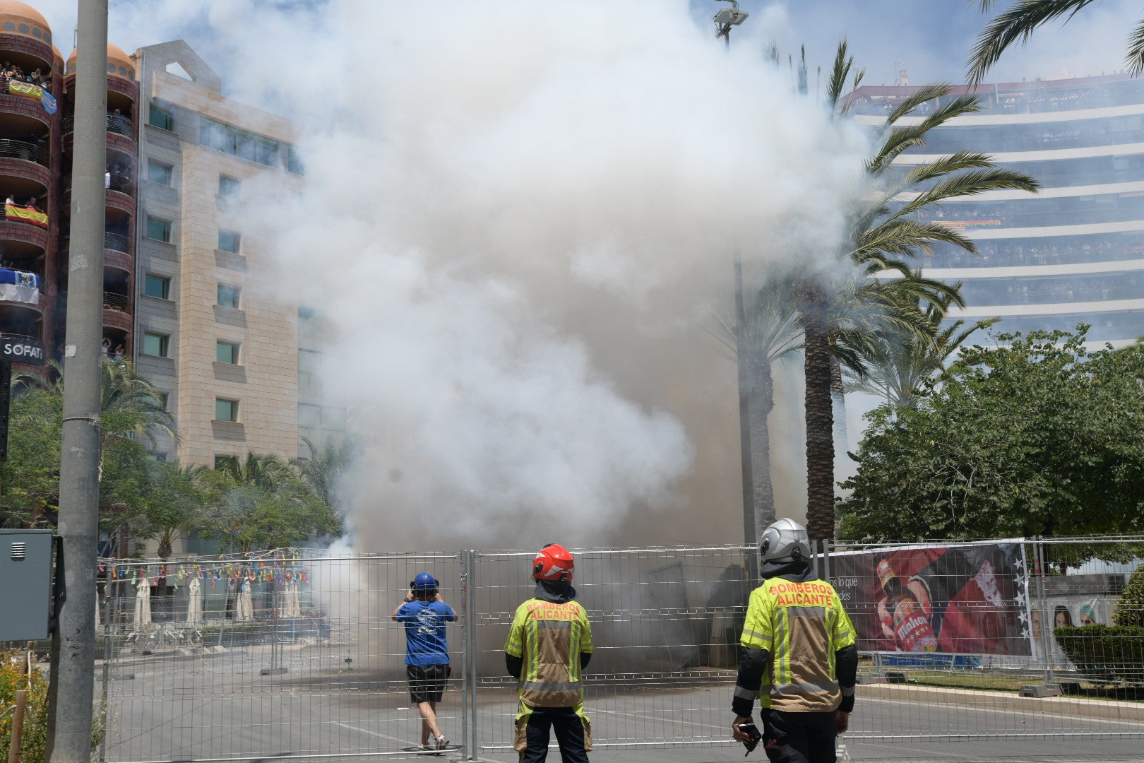 La mascletà de Mediterráneo este 22 de junio, foto a foto