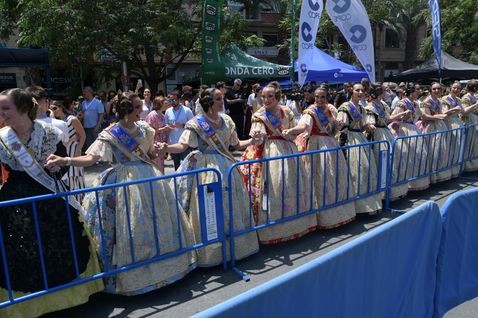 La mascletà de Mediterráneo este 22 de junio, foto a foto