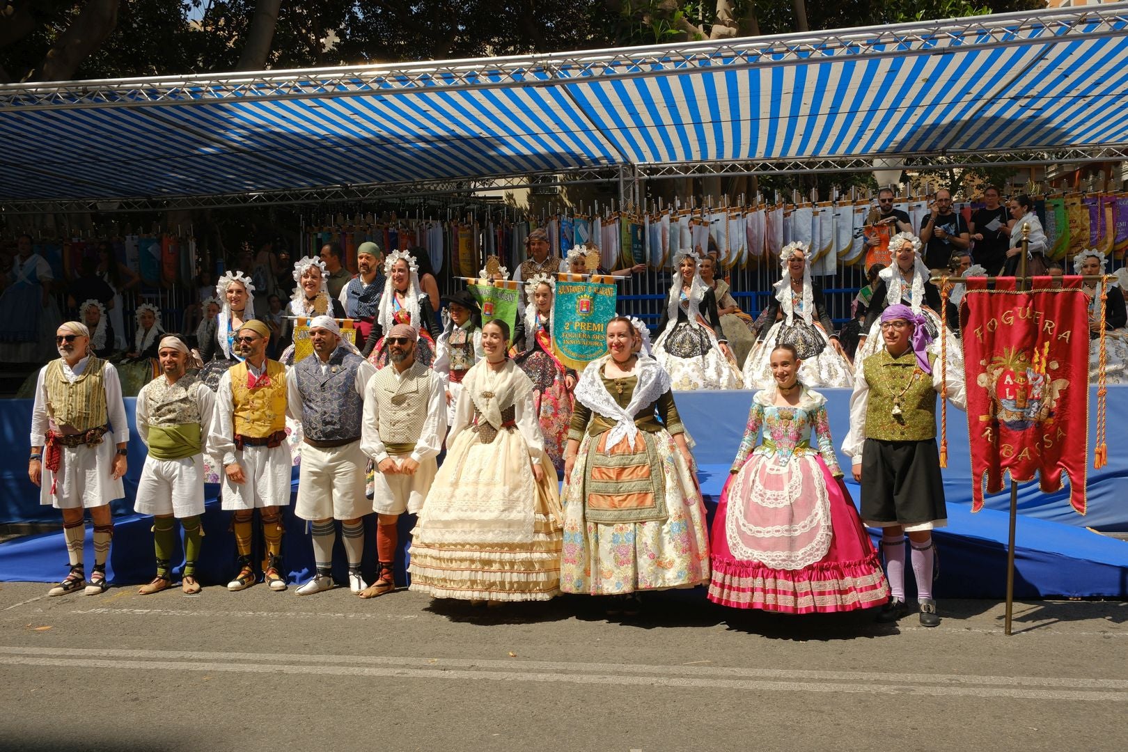 ¿Has recogido premio en las Hogueras de Alicante? Búscate en las fotos (I)