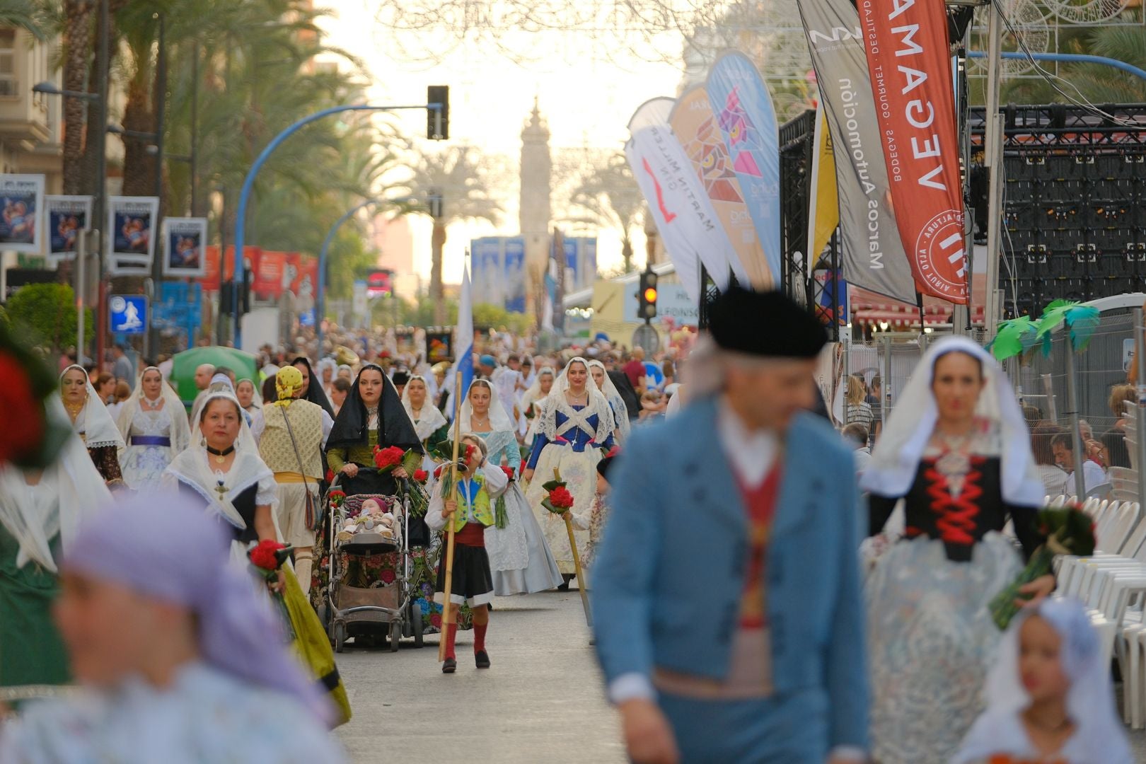 Las Hogueras cumplen con la patrona de Alicante