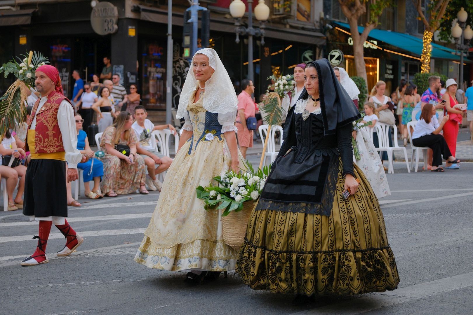 Las Hogueras cumplen con la patrona de Alicante
