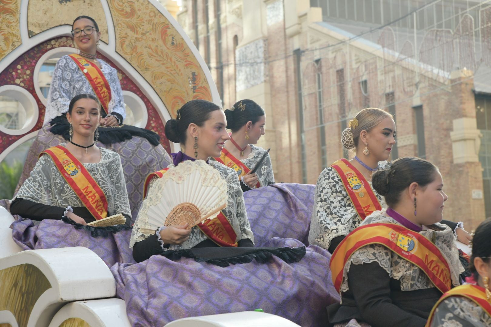 La música del mundo llega a Alicante en el desfile internacional de las Hogueras 2025