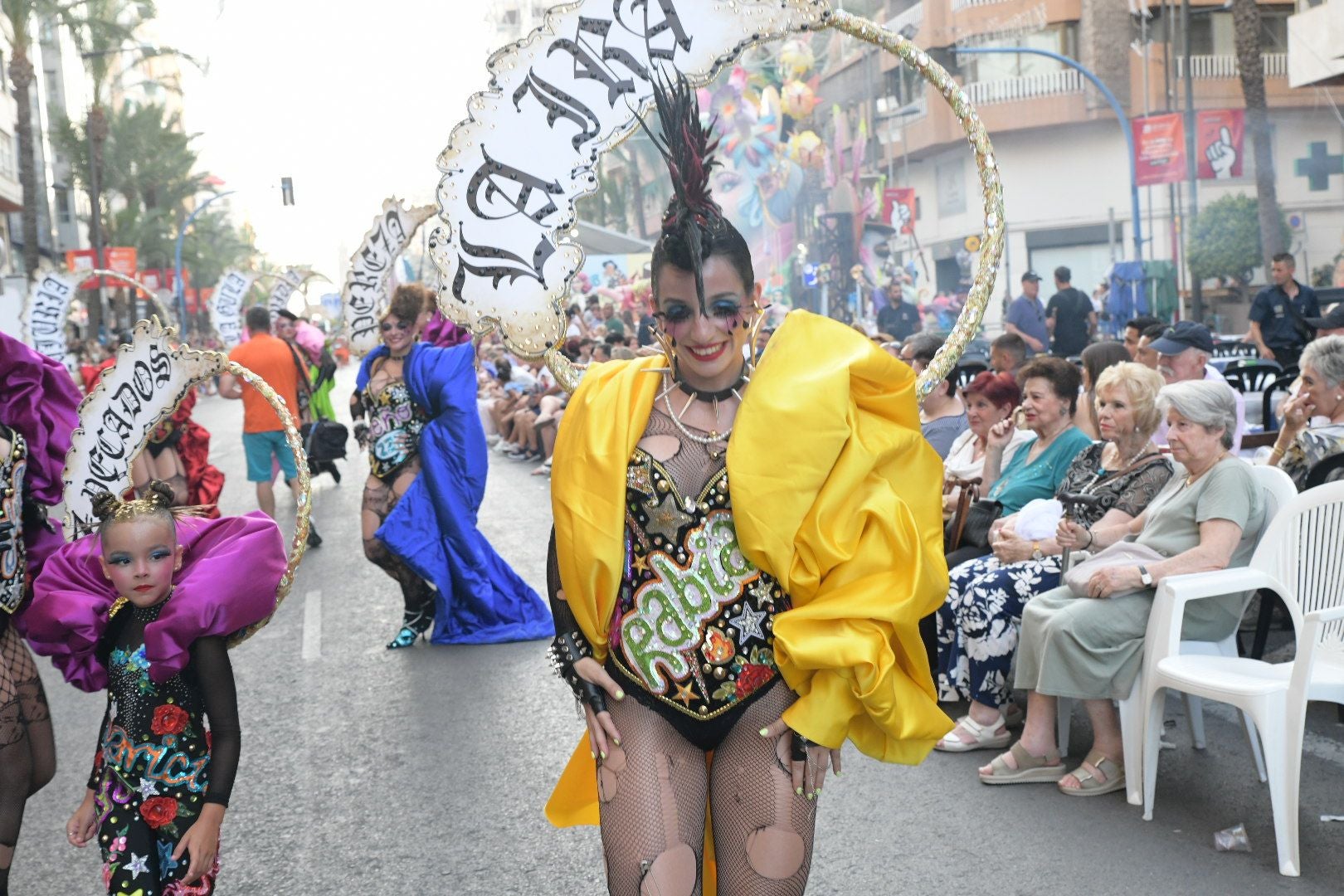 La música del mundo llega a Alicante en el desfile internacional de las Hogueras 2025