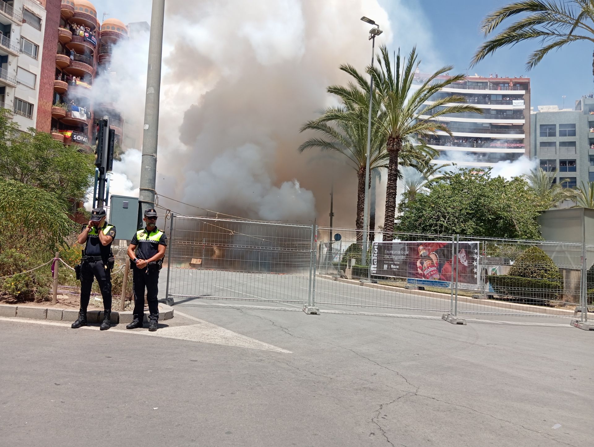 Emoción por todos los poros en la última mascletà de las Hogueras 2025
