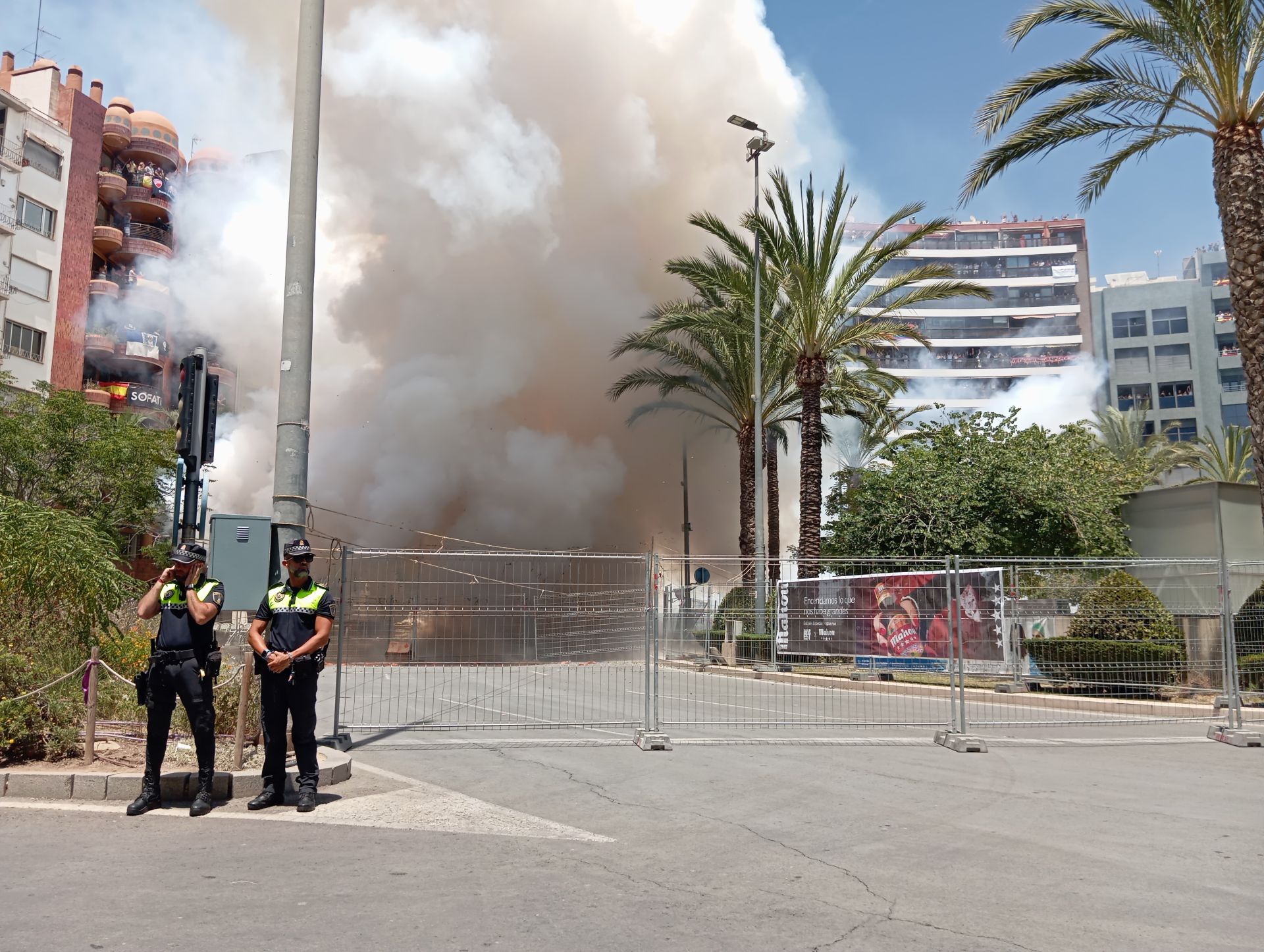 Emoción por todos los poros en la última mascletà de las Hogueras 2025