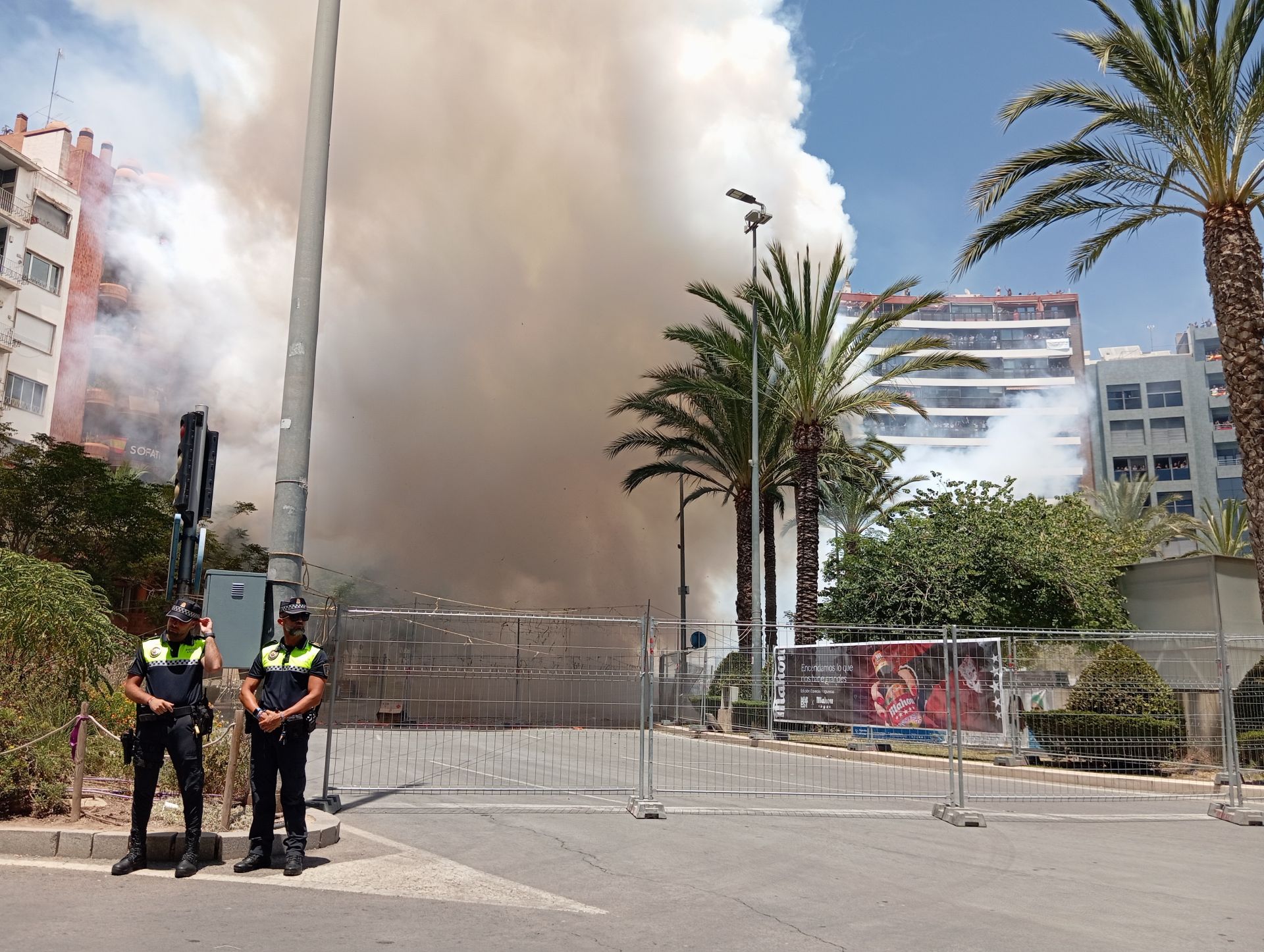 Emoción por todos los poros en la última mascletà de las Hogueras 2025