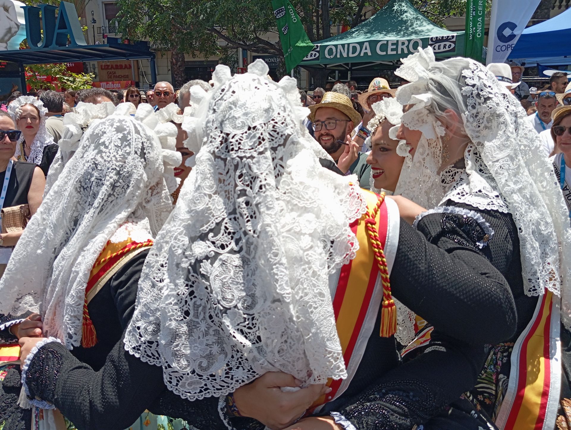 Emoción por todos los poros en la última mascletà de las Hogueras 2025