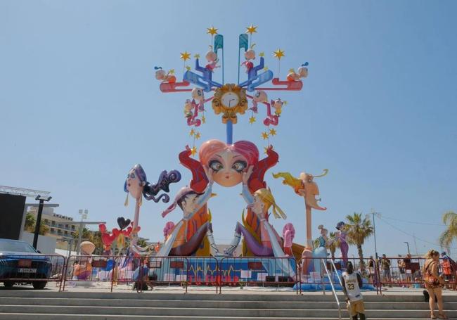 'Tu-tuump' by Salva Banyuls and Néstor Ruiz in Port of Alicante.