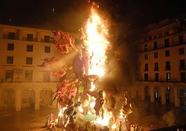 Así se vio la cremà del Ayuntamiento a vista de dron