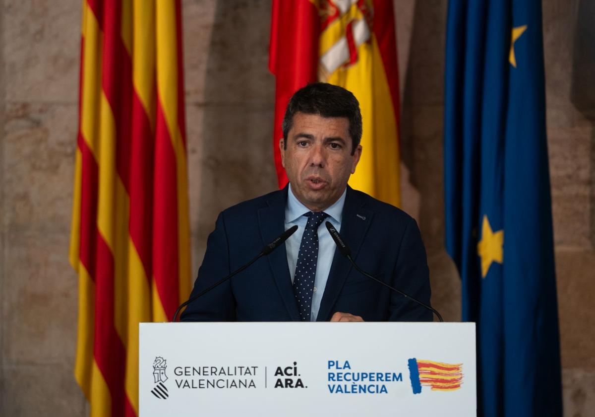 El president Carlos Mazón durante una comparecencia en el Palau de la Generalitat.