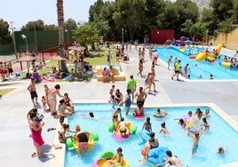 Piscinas del Polideportivo municipal de Xixona.